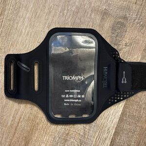 Triomph Black Armband Phone Holder